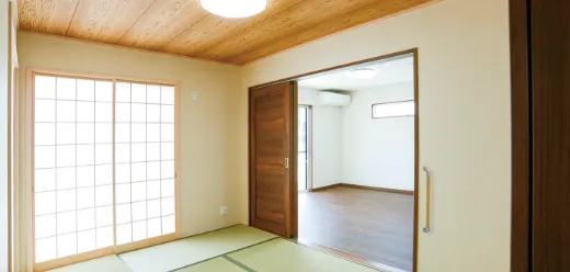 段差をなくして、手すりを設置