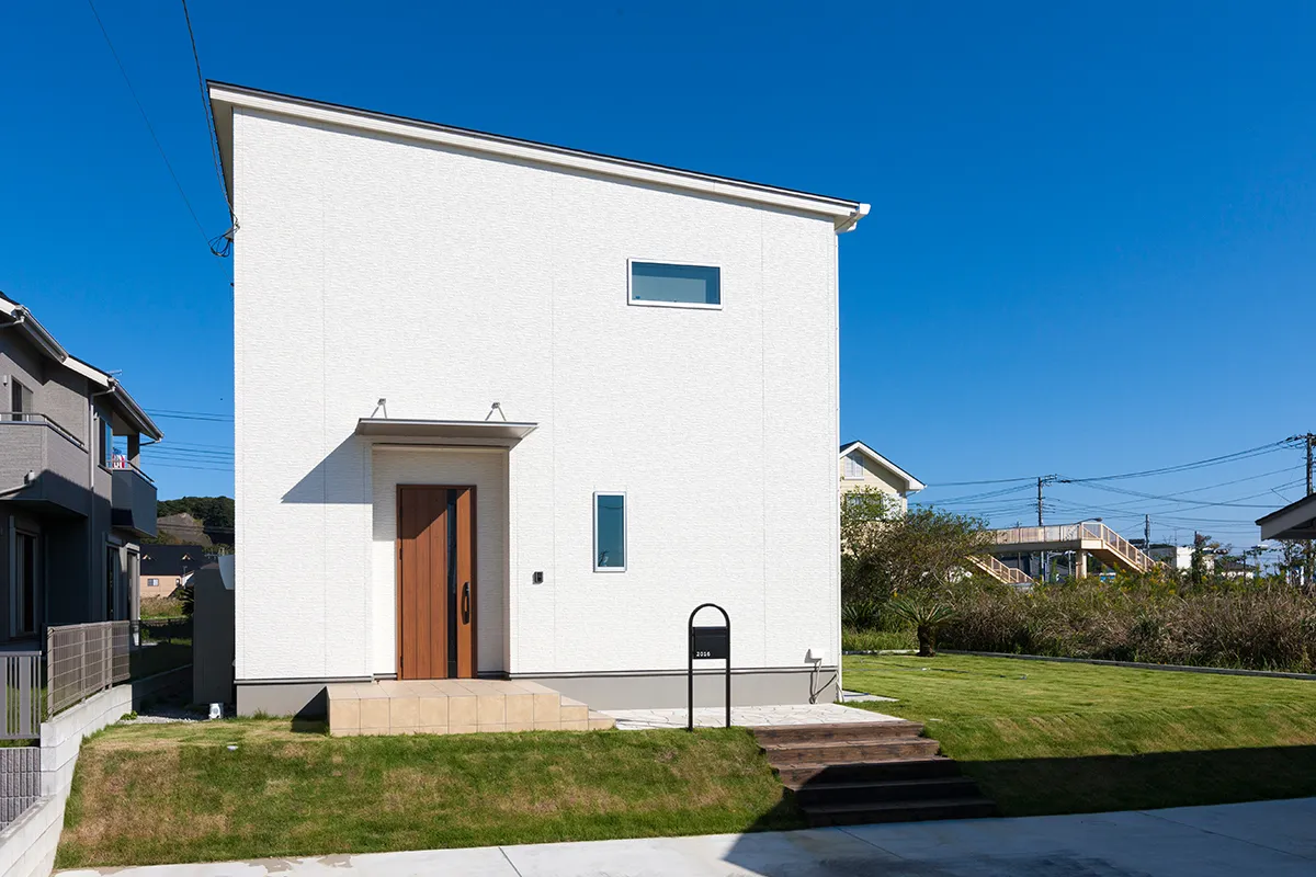 サーファー家族のリゾート気分を楽しむ家