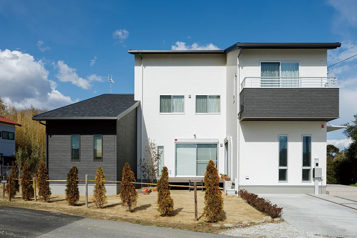 アウトドアライフを満喫する家